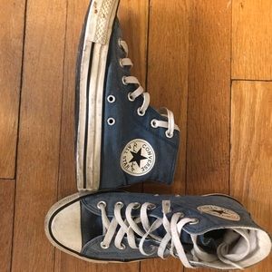 Blue jeans Converse